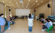 我院2023级学前教育1班到花溪幼儿园开展游戏环境创设课程实践活动